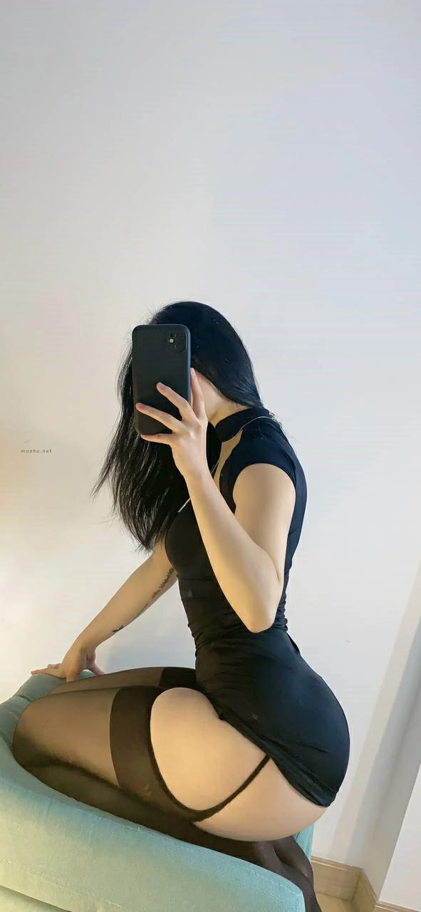 俏妞qiaoniuTT – 吊带黑丝连体裙【6P】